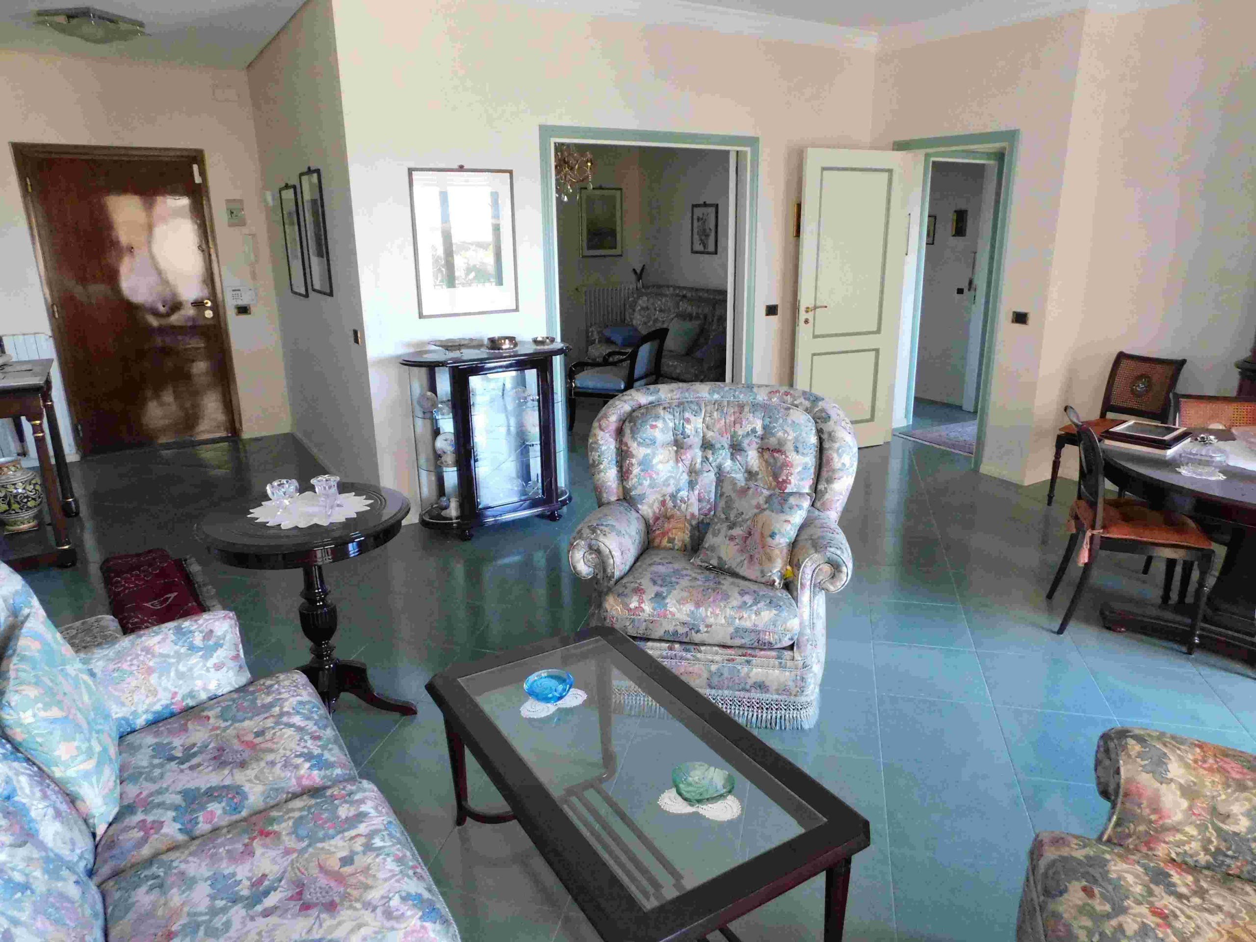 LUMINOSO APPARTAMENTO CON POSTO AUTO COPERTO